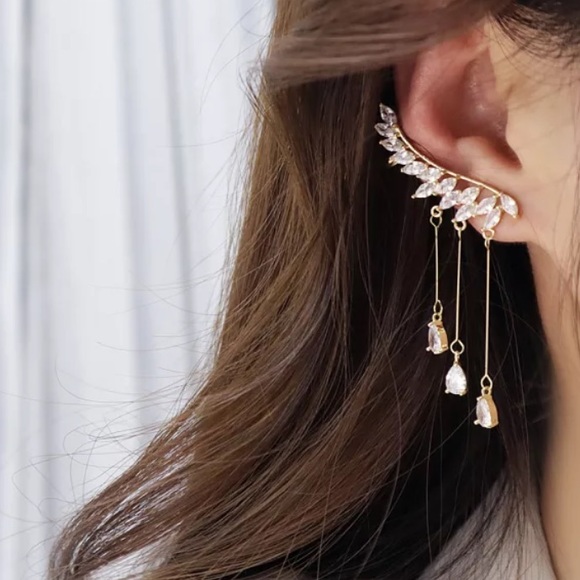 Jewelry - Gold plated wings tassel earrings